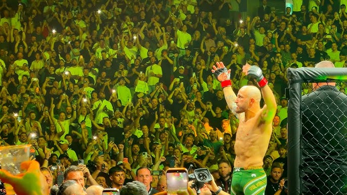 Volkanovski in the octagon